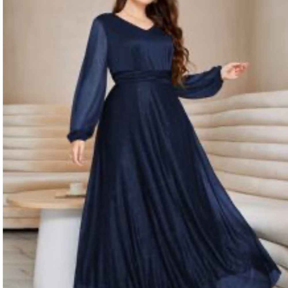 Elegant Navy Blue Evening Gown